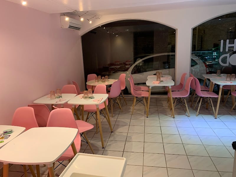 Sushis & sashimis — saumon, thon, crevette